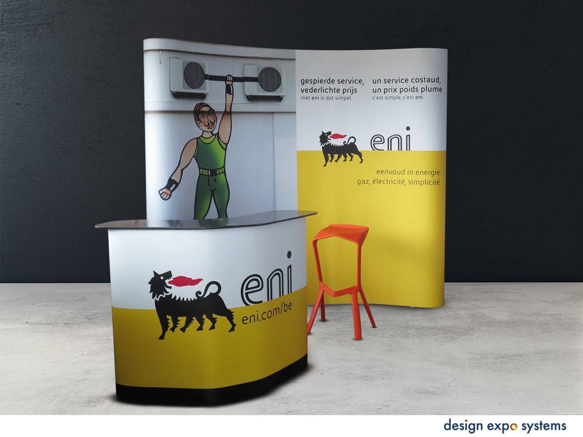 Pop-up exhibition wall with counter